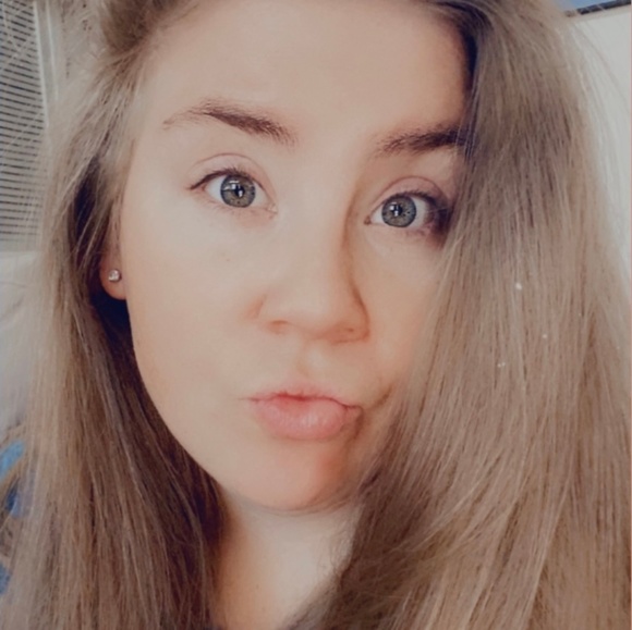 Meet your Posher, Heather - Picture 1 of 1